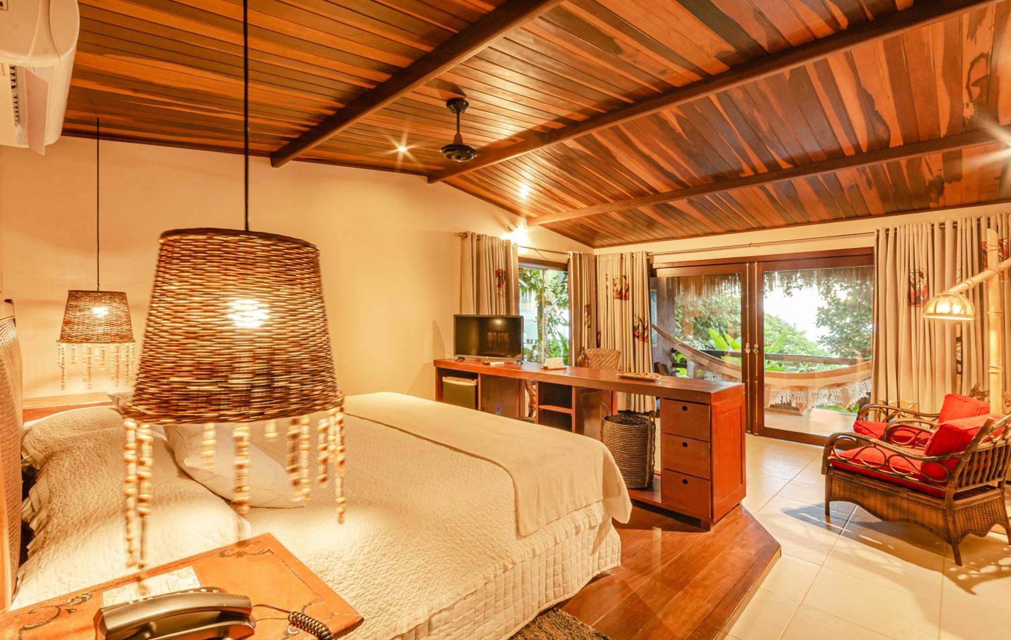 Ponta Do Madeiro Hotel 4*